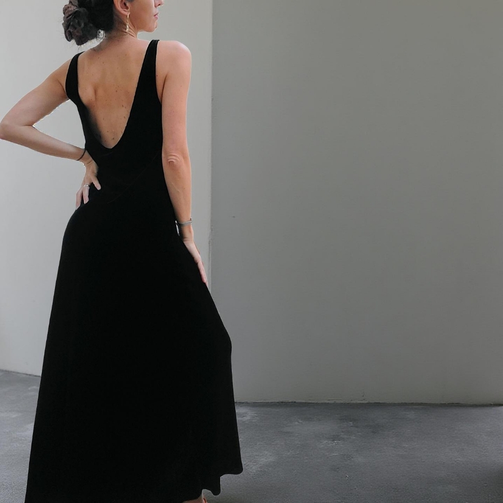 Neiman Marcus Velvet Deep V Black Evening Dress - Picture 7 of 11